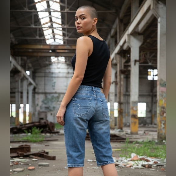 ✨️American Eagle Outfitters Blue Women's Bermuda Shorts - Picture 5 of 9